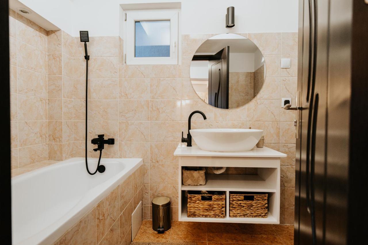 Doux Apartman Odorheiu Secuiesc Ngoại thất bức ảnh